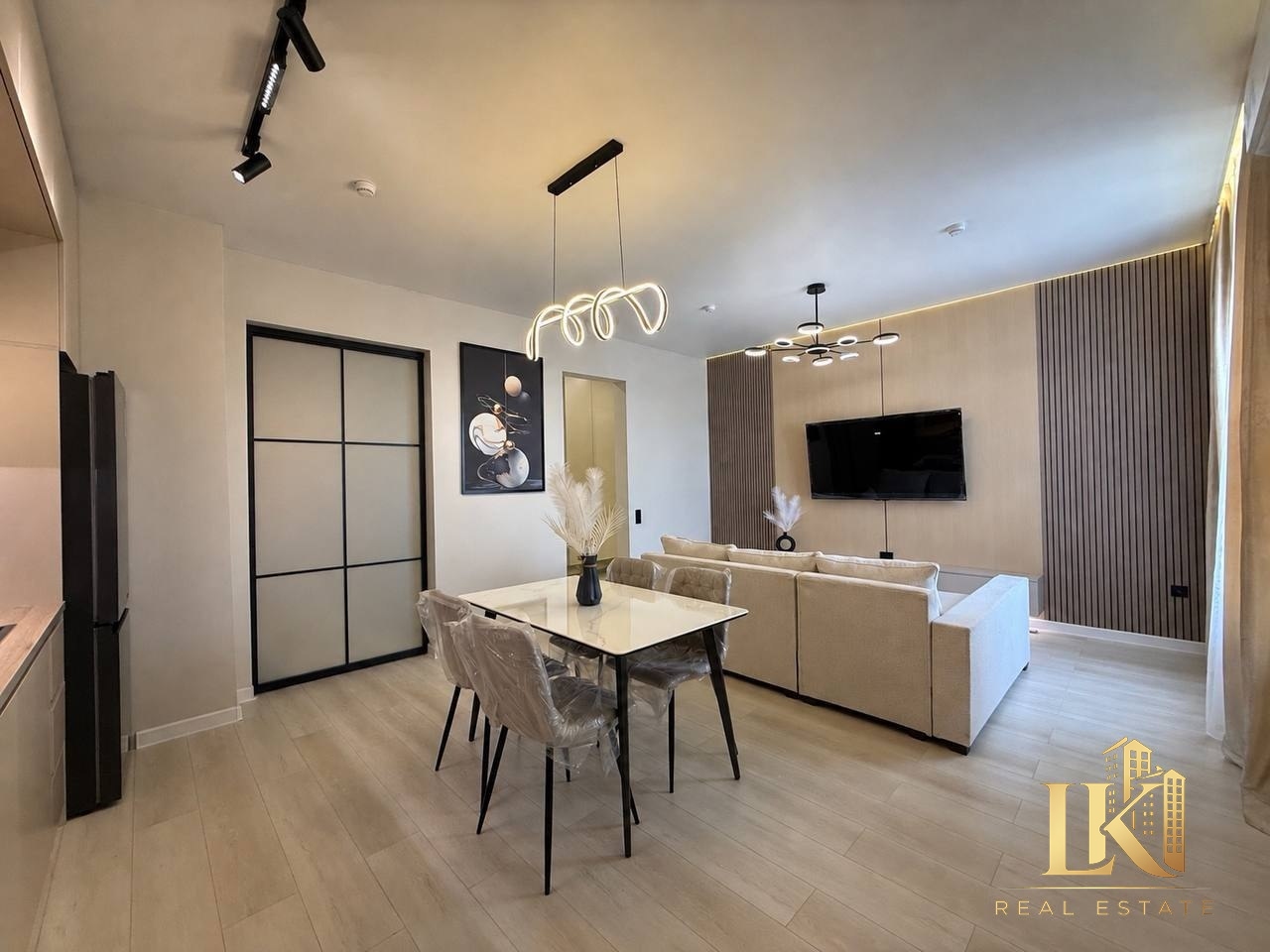 2/3/5/16 ЖК GOLDEN House Oz'Makon, Мирабадский район, с ремонтом, укомплектованная мебелью и техникой